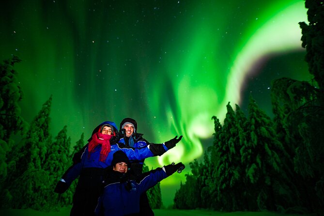 Family-Friendly: Northern Lights Adventure from Rovaniemi - The tipi campfire stop: Turning waiting into the best part