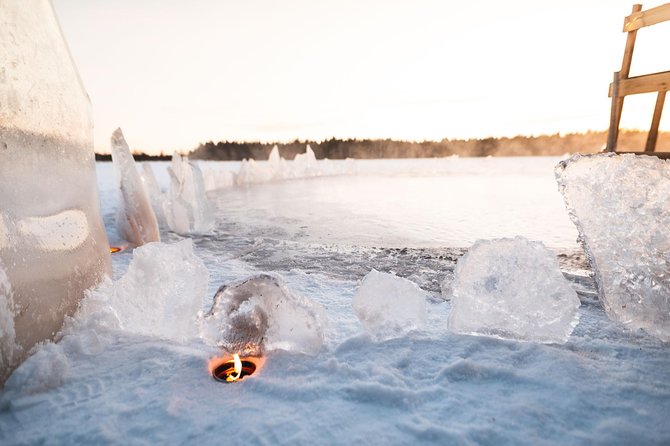 Full Day Lapland Tour, including Lunch and Dinner - The cozy cottage dinner: smoked salmon after the cold