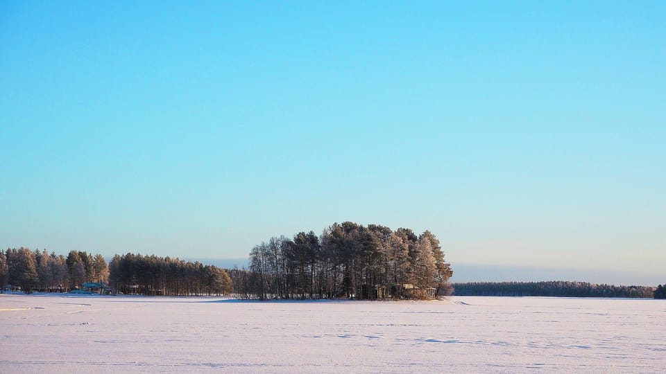 Ice fishing program in Lapland - The winter comfort details that make this work