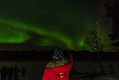 Northern Lights Hunting in Lappish old cottage - Pickup timing: know when the van leaves
