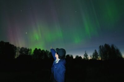 Northern lights hunting photo tour with bbq; small groups - The campfire BBQ stage: warm food is the real upgrade