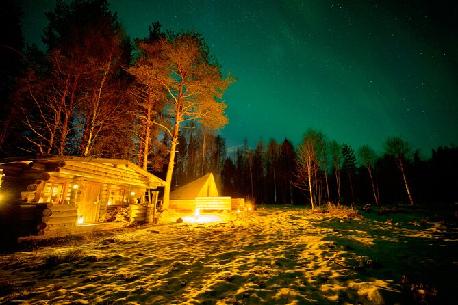 Northern Lights Tour in Atmospheric Cottage - Inside the 100-year-old log house: your comfort base