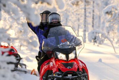 Rovaniemi: 2-Hour Snowmobiling Experience - Gear up with Safartica: what you get and what to wear
