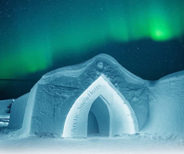 Rovaniemi: Arctic Snow Hotel Tour - On the coach: what to expect during the 1-hour transfers