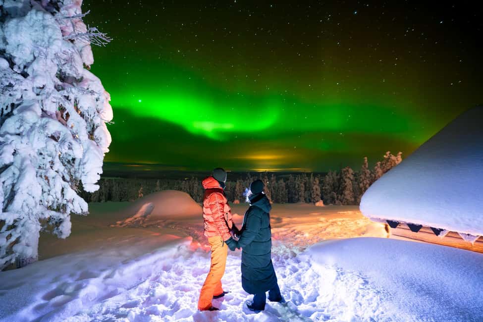 Rovaniemi: Aurora Hunt with Money-Back Guarantee and Photo - Aurora portraits and photography coaching that actually helps