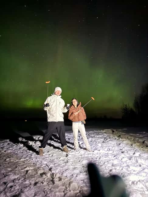 Rovaniemi: Aurora hunting and a fireside BBQ experience - Guide storytelling: Sami legends meet aurora science