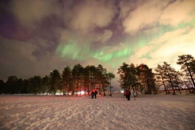 Rovaniemi: Aurora Hunting Tour with Photography by Van - The van crew: small groups, local guides, and smooth pickup