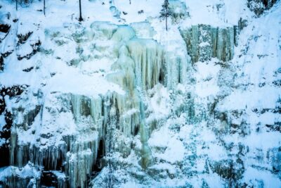 Rovaniemi: Frozen Waterfalls of Korouoma Canyon & Pro Photos - Getting there from Rovaniemi: comfortable minivan, long winter focus