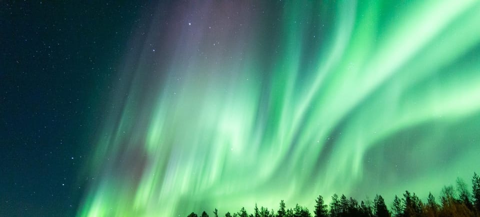Rovaniemi: Guaranteed Aurora Hunting Tour with Local Guide - Comfort and tech: included extras that actually help