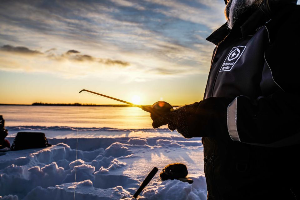 Rovaniemi: Ice Fishing on a Frozen Lake with BBQ and Photos - Gear and clothing: what’s included and what you should bring anyway