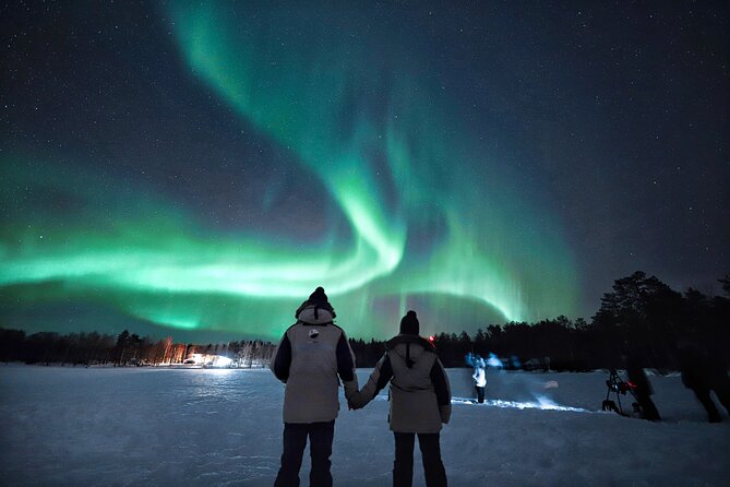 Rovaniemi: Northern Lights Pro Guaranteed - Unlimited Distance - Staying warm: thermal winter clothing plus hot drinks