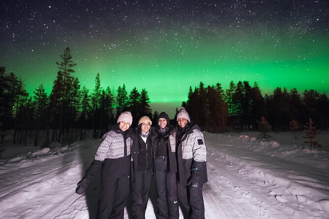 Rovaniemi: Northern Lights Pro Guaranteed - Unlimited (PRIVATE) - The Rovaniemi start at 7:00 pm: how the evening usually unfolds