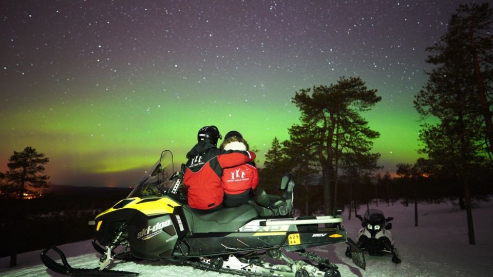 Rovaniemi: Northern Lights Snowmobile Hunt - The Aurora waiting game, guided instead of hoping