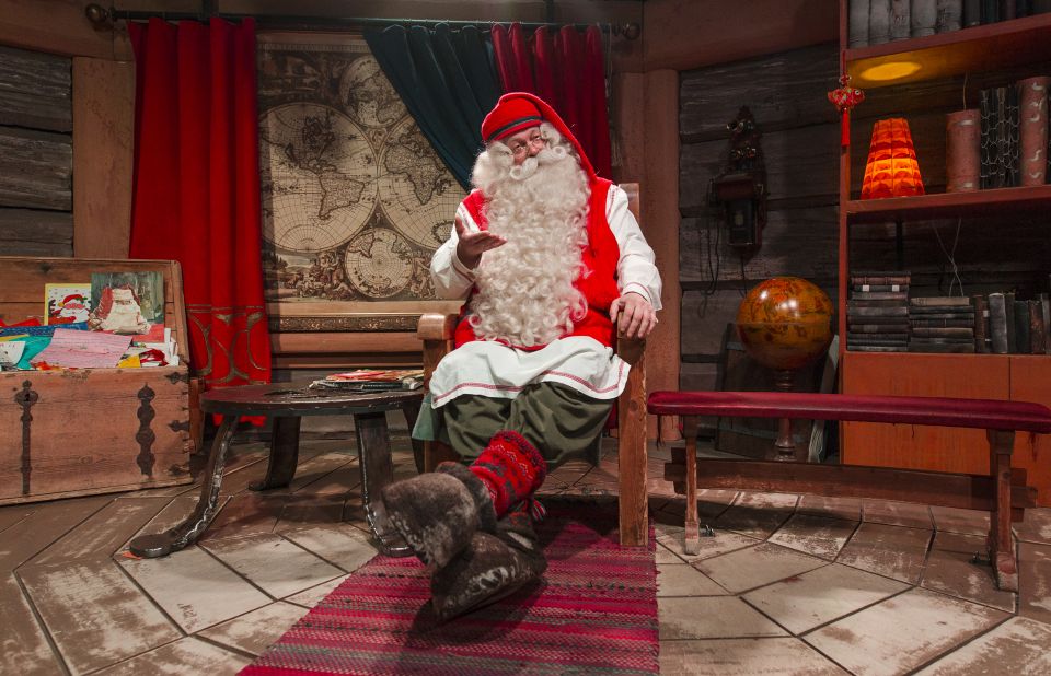 Rovaniemi: Santa’s Village & Snowmobiling to Reindeer Farm - The reindeer farm: feeding reindeer and a short sleigh ride