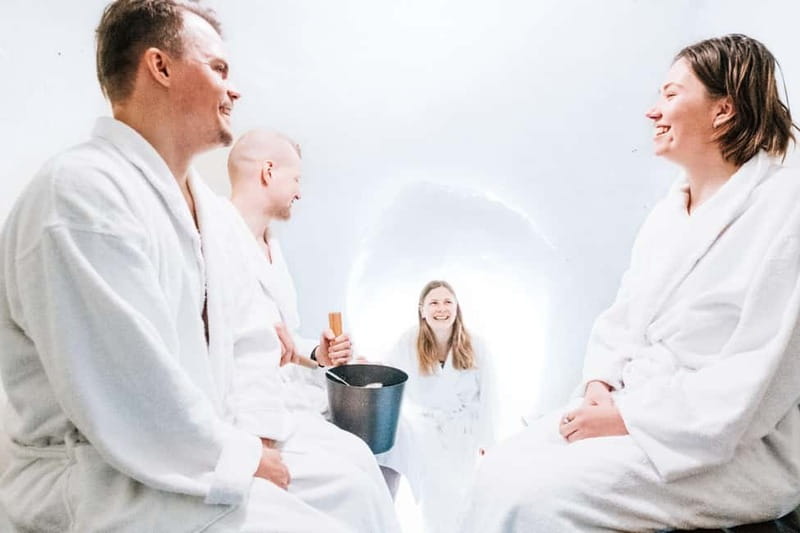 Rovaniemi: Snow Sauna Experience, Jacuzzi and Dinner in Kota - Kota Restaurant Dinner by the Fire: Real Lapland Comfort