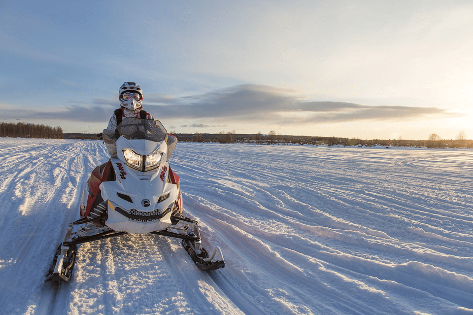 Rovaniemi: Snowmobile Sprint Safari - Getting Picked Up in Rovaniemi (and Not Losing Time to Logistics)