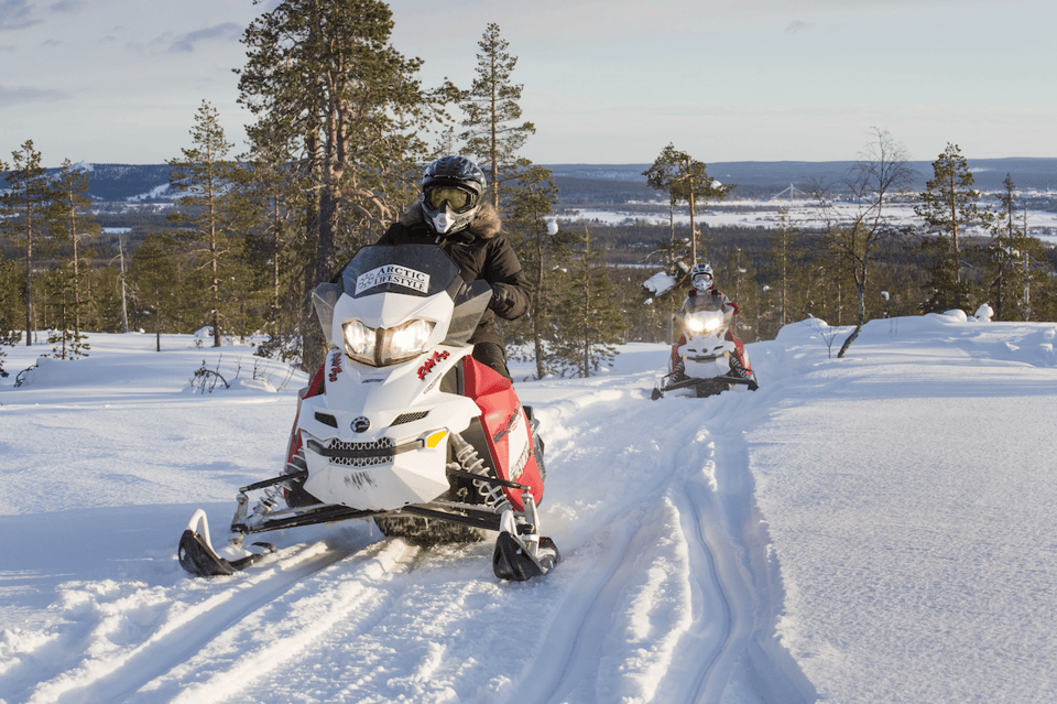 Rovaniemi: Snowmobile Sprint Safari - The Gear Moment: Why Being Warm Changes Everything