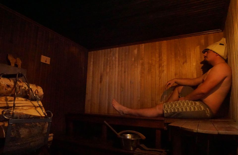 Rovaniemi: Traditional Sauna and Ice Swimming Experience - Terraces, timing, and the post-sauna calm