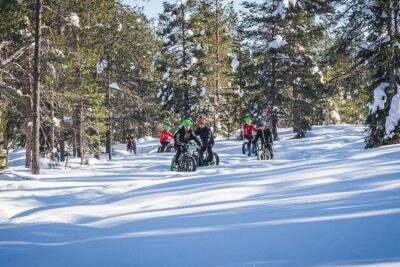 Scenic electric fat bike group ride in Rovaniemi - Roll Outdoors Garage: quick bike comfort before the snow
